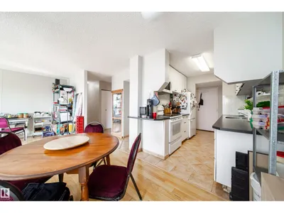 #56 8745 165 Street NW photo 5