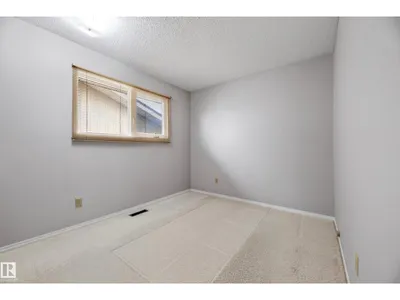 11607 139 AV NW photo 17