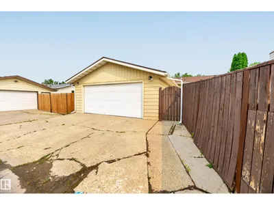 11607 139 AV NW photo 45