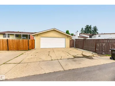 11607 139 AV NW photo 46
