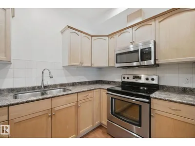 #203 10178 117 ST NW photo 8