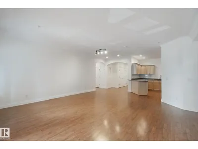 #203 10178 117 ST NW photo 13