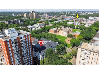 #203 10178 117 ST NW photo 5