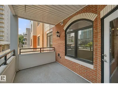 #203 10178 117 ST NW photo 32