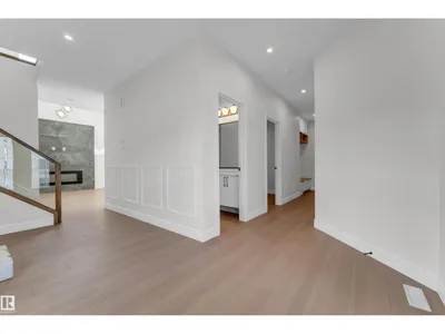 2824 194 ST NW photo 9