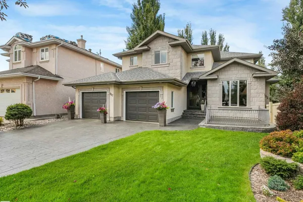 967 Lamb Crescent NW photo 2