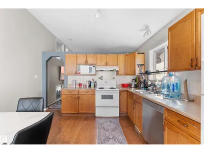 13028 34 ST NW photo 9