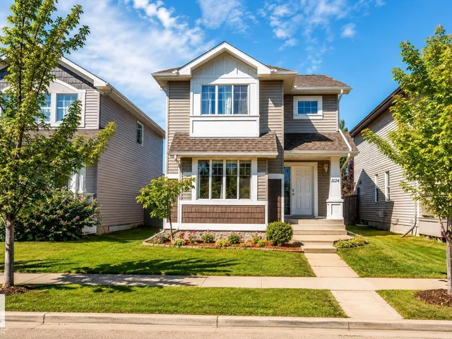1124 37A AV NW, Edmonton