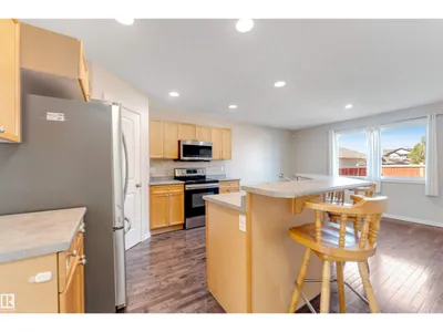 1124 37A AV NW photo 14