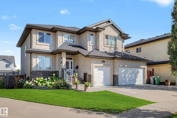 6324 56 AV photo 2