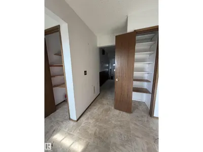 9223 172 AV NW photo 12