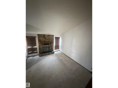 9223 172 AV NW photo 6