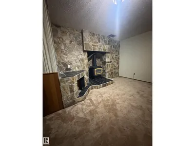 9223 172 AV NW photo 25