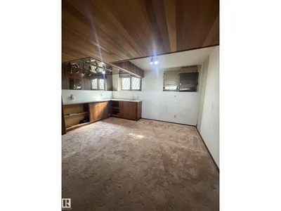 9223 172 AV NW photo 28