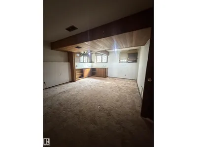 9223 172 AV NW photo 30