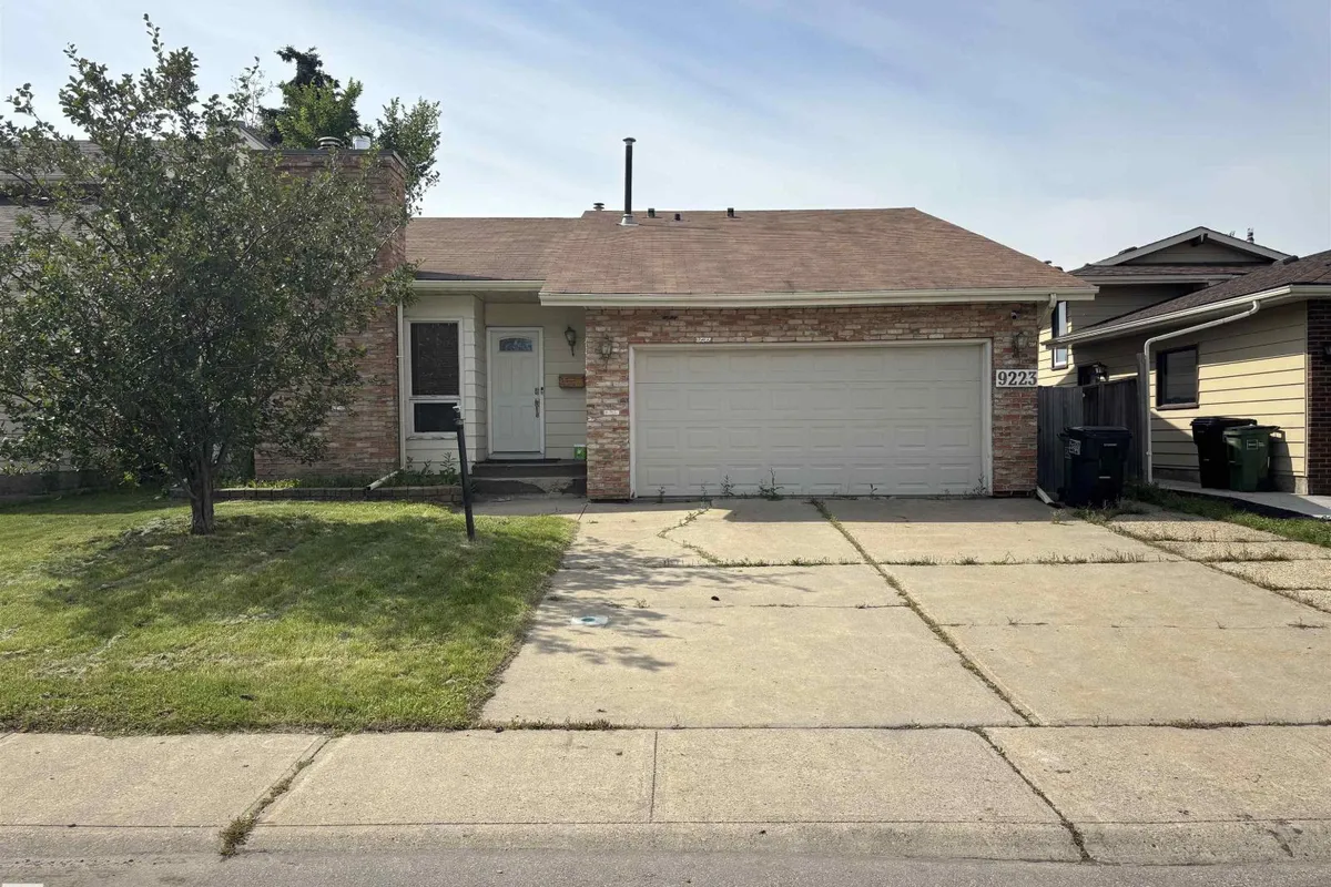 9223 172 AV NW exterior