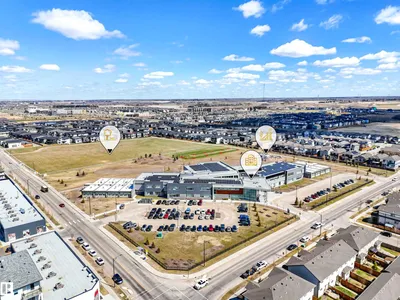 2435 12 AV NW photo 12
