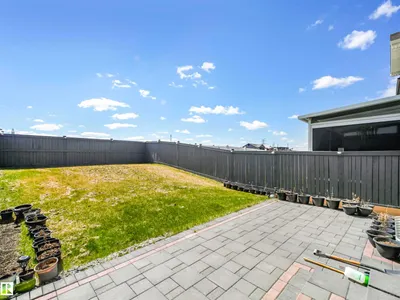 2435 12 AV NW photo 21