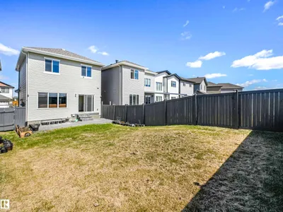2435 12 AV NW photo 24
