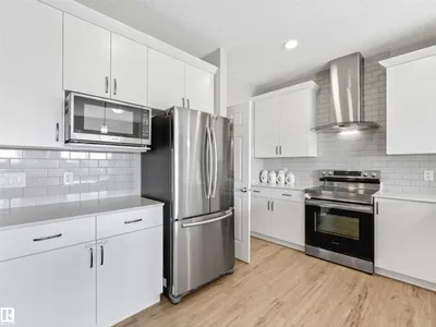 2435 12 AV NW photo 31