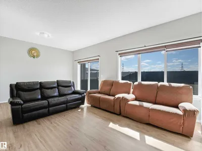 2435 12 AV NW photo 39