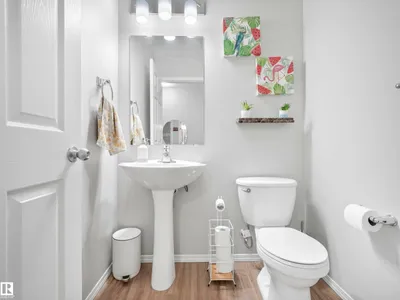 2435 12 AV NW photo 42