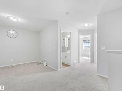 2435 12 AV NW photo 62