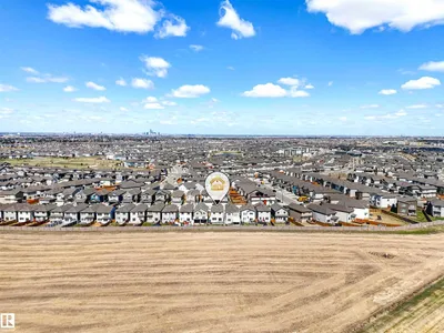 2435 12 AV NW photo 7