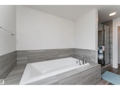 4659 175 AV NW photo 49