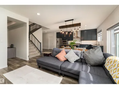 4659 175 AV NW photo 31
