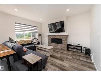 4659 175 AV NW photo 28