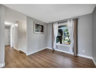 10856 173 AV NW photo 12