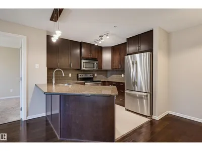 #208 2204 44 AV NW photo 11