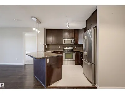 #208 2204 44 AV NW photo 12