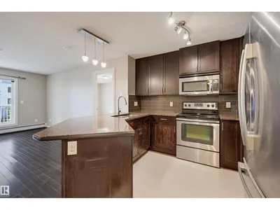 #208 2204 44 AV NW photo 13