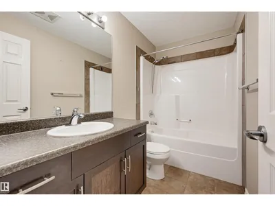 #208 2204 44 AV NW photo 22