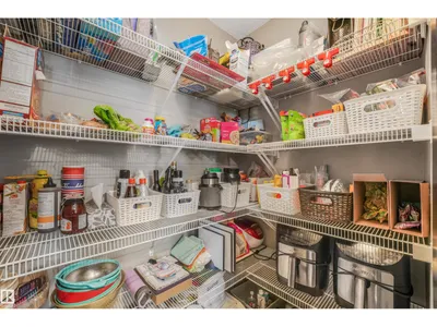 22123 95 AV NW photo 18