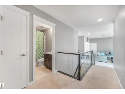 22123 95 AV NW photo 24