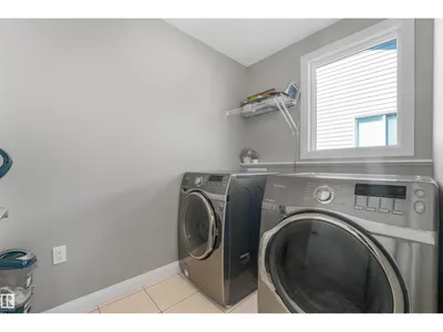 22123 95 AV NW photo 32