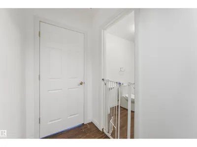 22123 95 AV NW photo 59