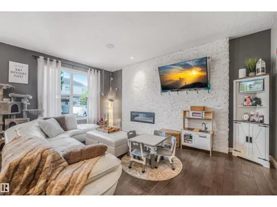 22123 95 AV NW photo 6