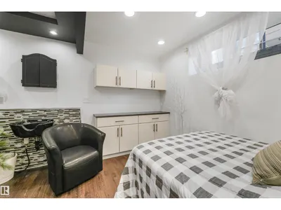 22123 95 AV NW photo 61