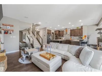 22123 95 AV NW photo 8