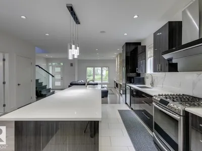 11045 85 AV NW photo 18