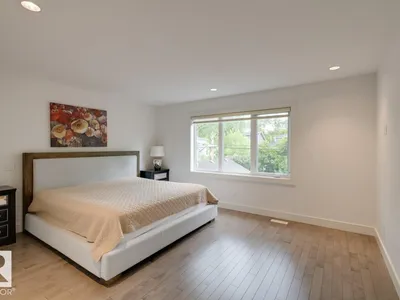 11045 85 AV NW photo 30