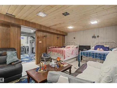 5724 143 AV NW photo 21