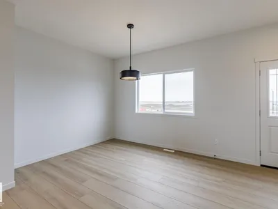 3603 40 AV photo 14