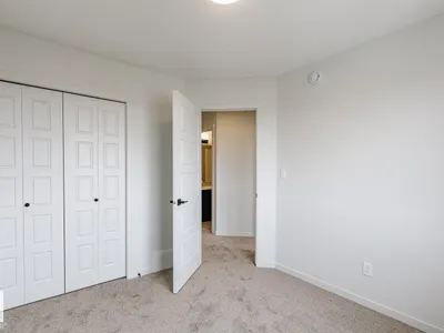 3603 40 AV photo 28