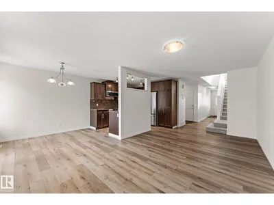 12523 171 AV NW photo 8