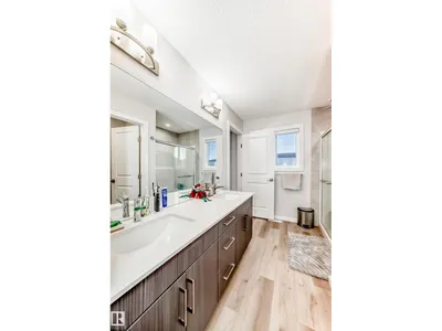 332 29 ST SW photo 42